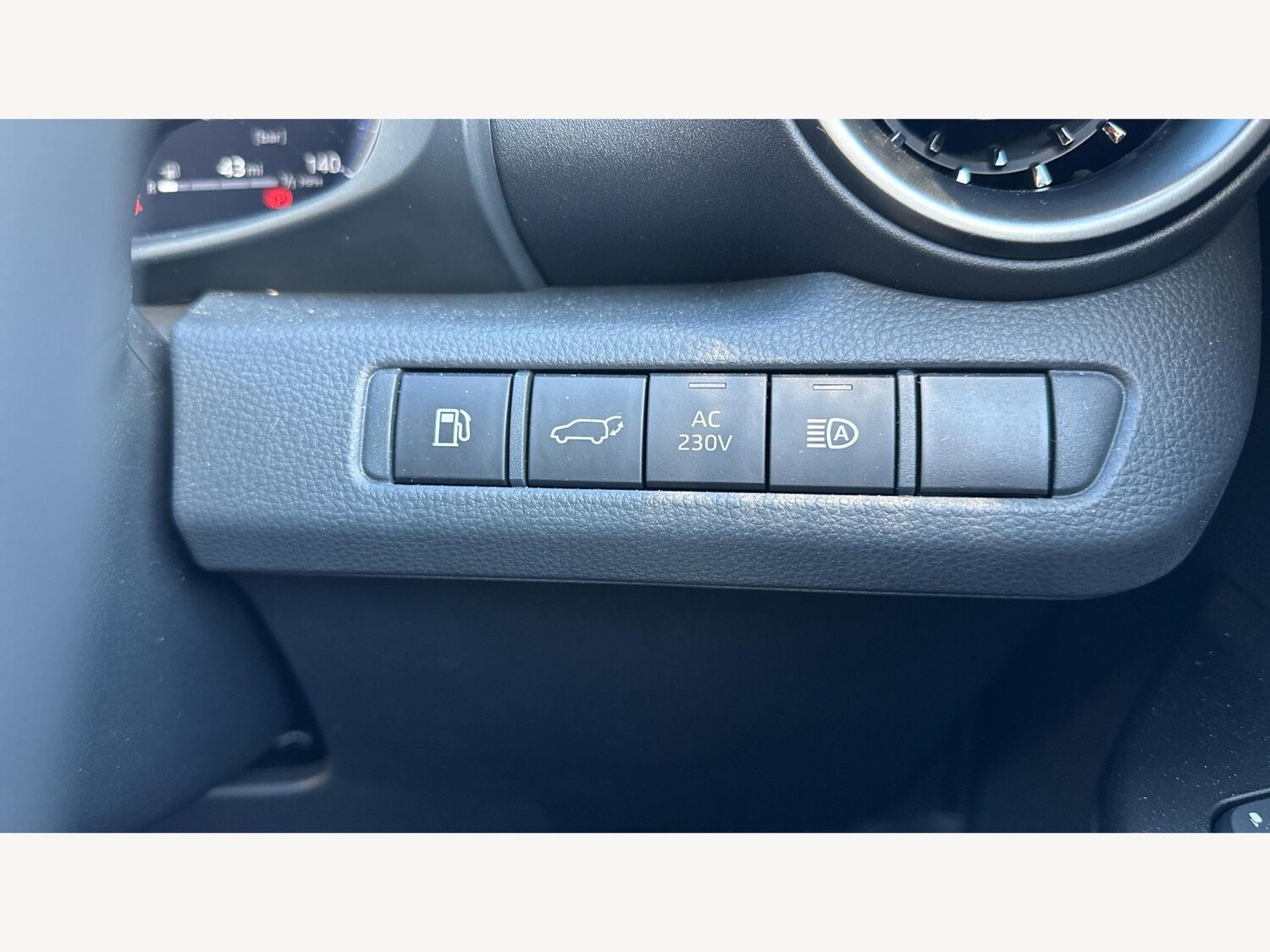 Used Toyota C-HR 2025 for sale - 76537662: Photo 27