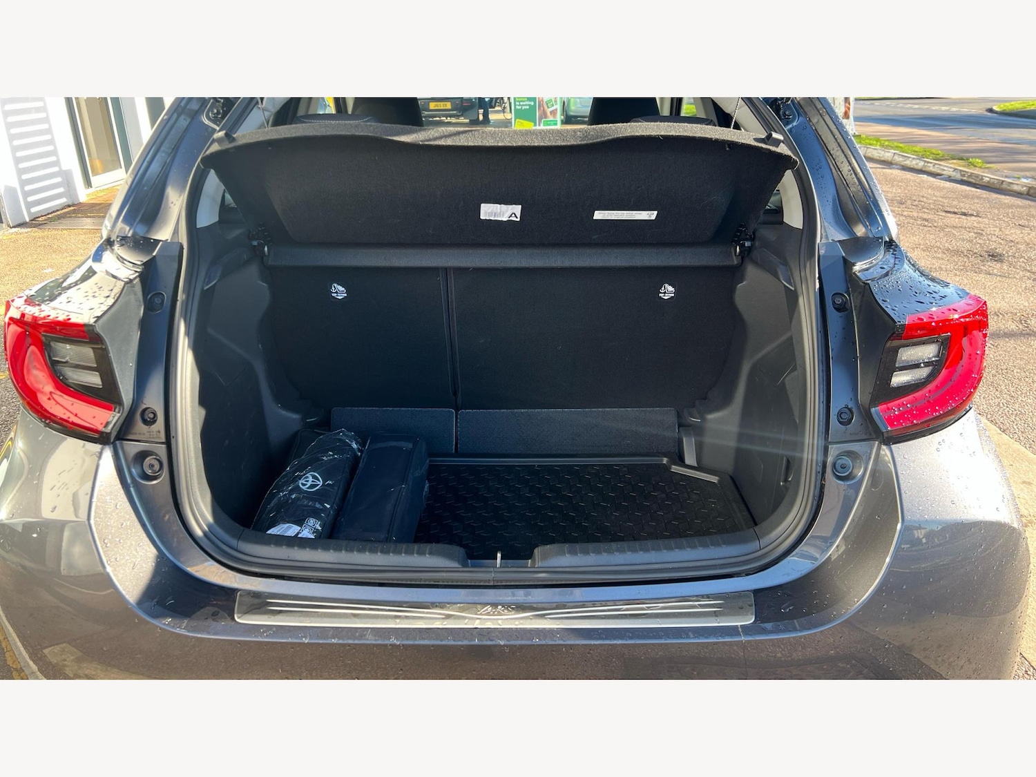 Used Toyota Yaris for sale - 77624891: Photo 16