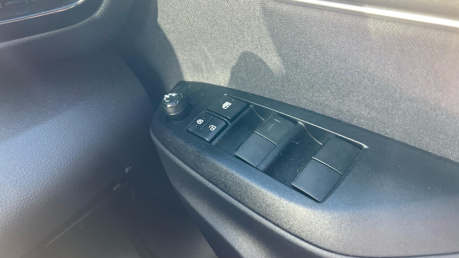 Used Toyota Yaris for sale - 77624891: Photo 40