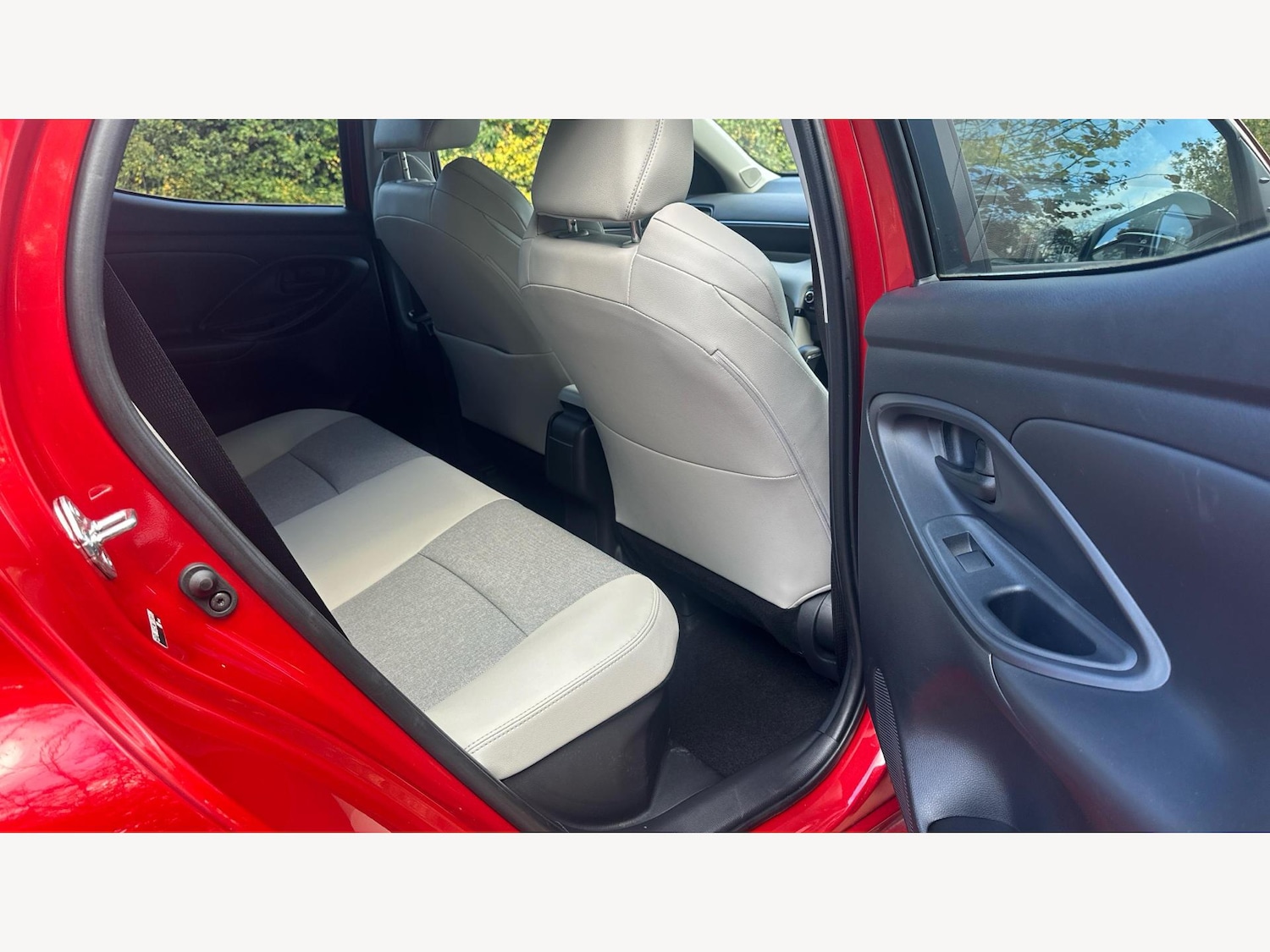 Used Toyota Yaris 2024 for sale - 76440796: Photo 14