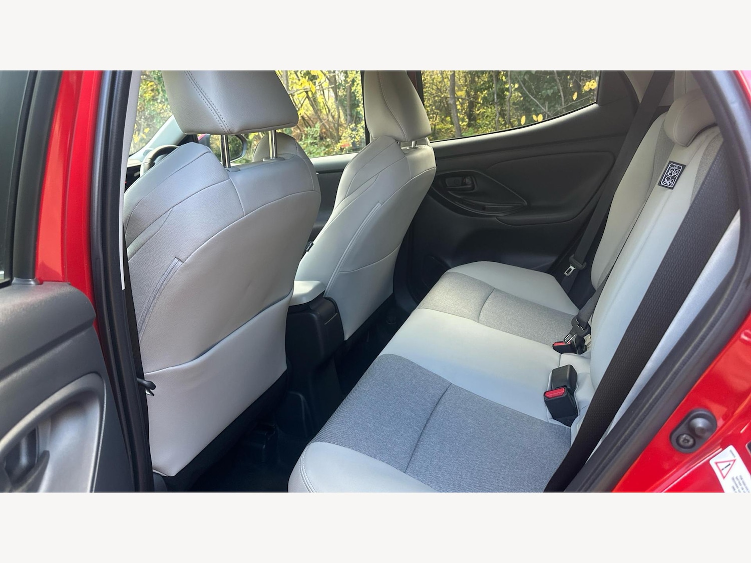 Used Toyota Yaris 2024 for sale - 76440796: Photo 15