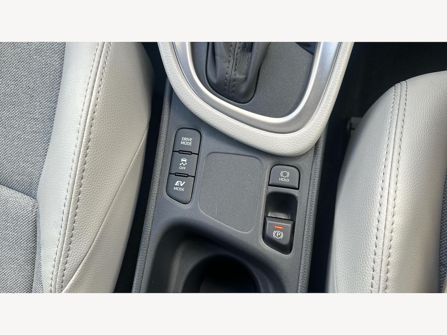 Used Toyota Yaris 2024 for sale - 76440796: Photo 23