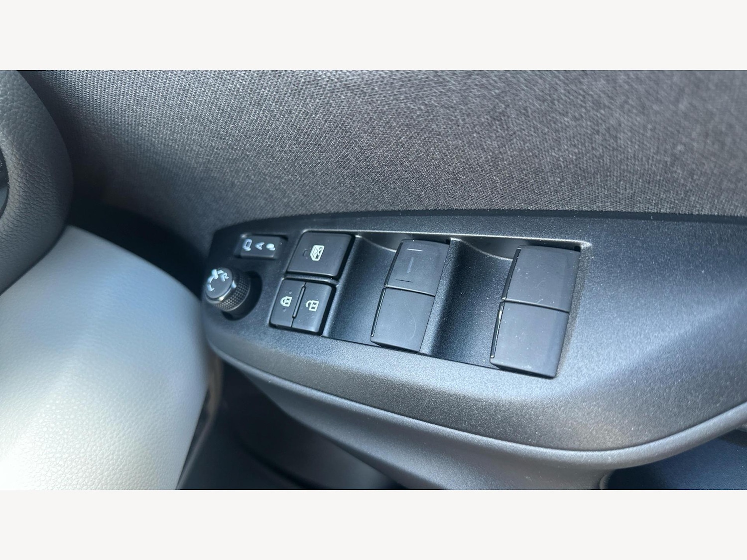 Used Toyota Yaris 2024 for sale - 76440796: Photo 29