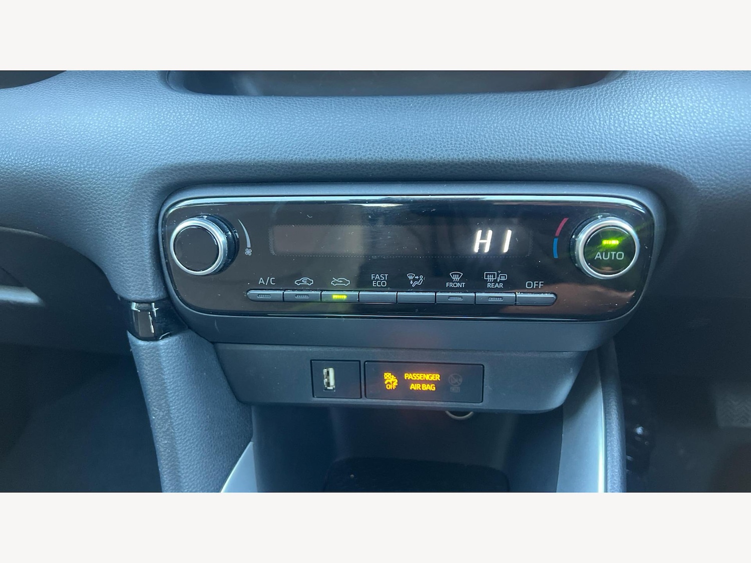 Used Toyota Yaris 2024 for sale - 76689512: Photo 32