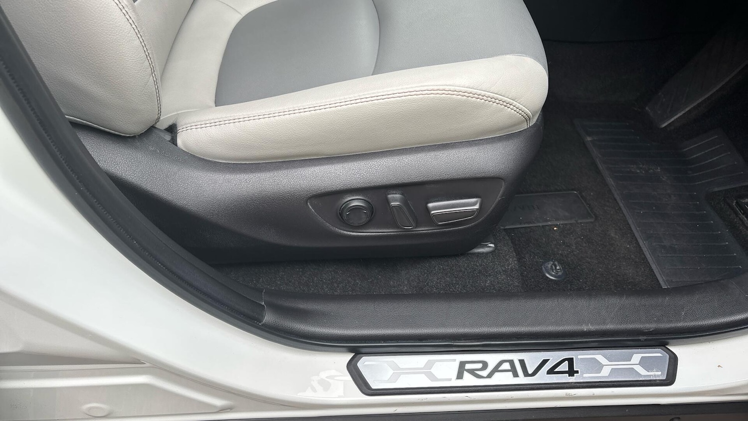 Used Toyota RAV4 2022 for sale - 77015998: Photo 33