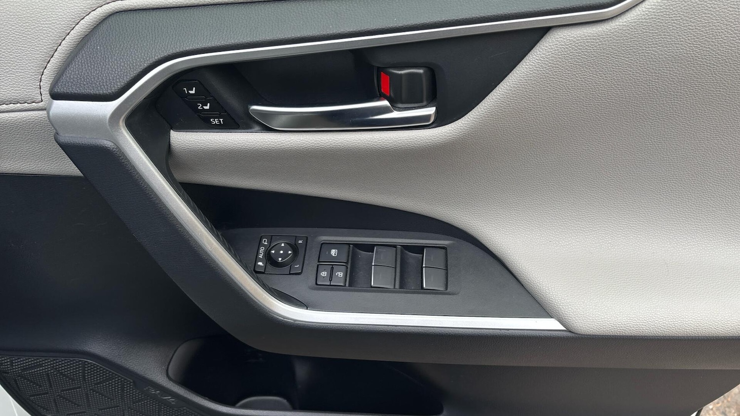 Used Toyota RAV4 2022 for sale - 77015998: Photo 34