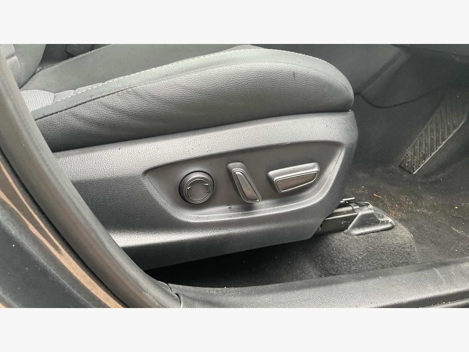 Used Toyota C-HR 2024 for sale - 76136370: Photo 28
