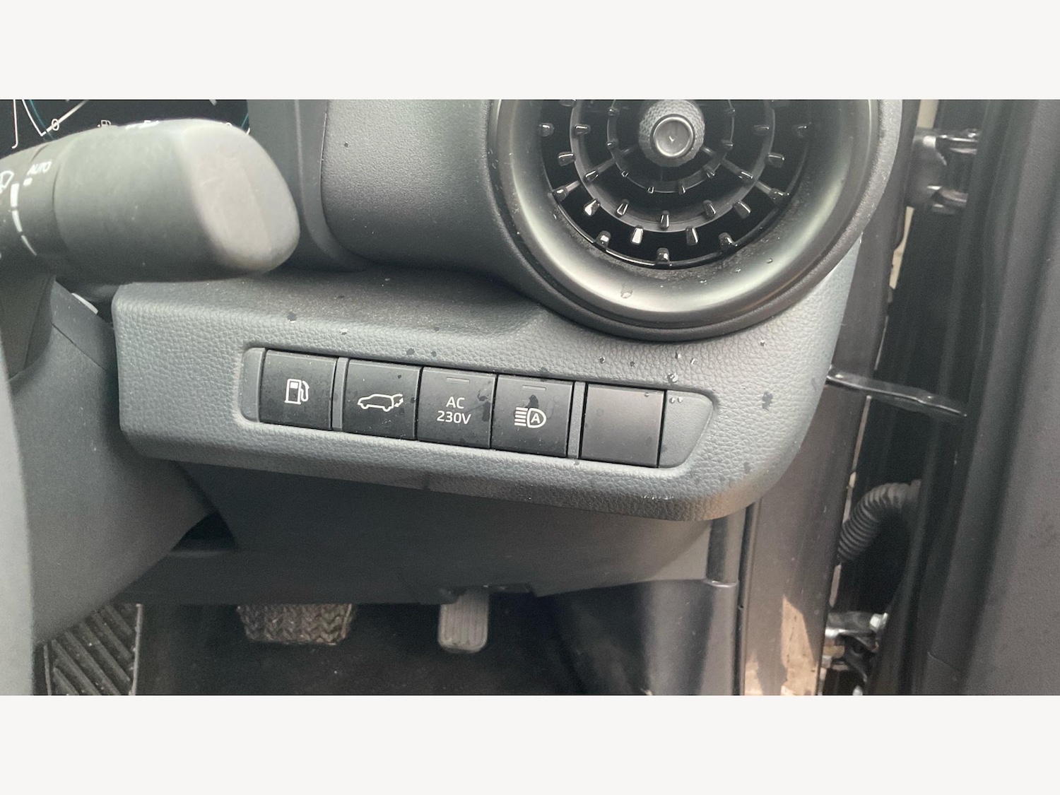 Used Toyota C-HR 2024 for sale - 76136370: Photo 29