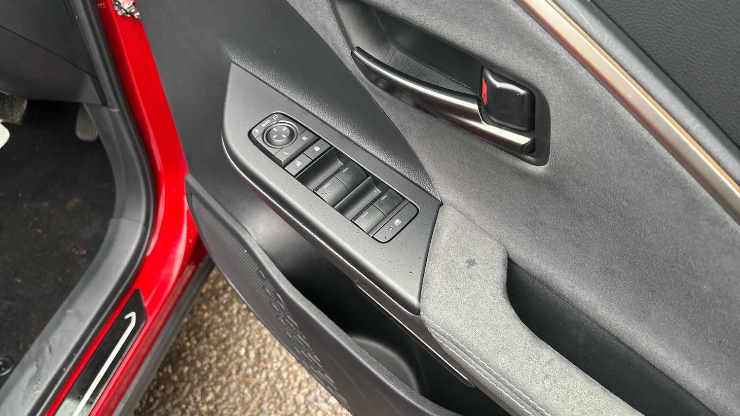 Used Toyota C-HR 2024 for sale - 77468733: Photo 33