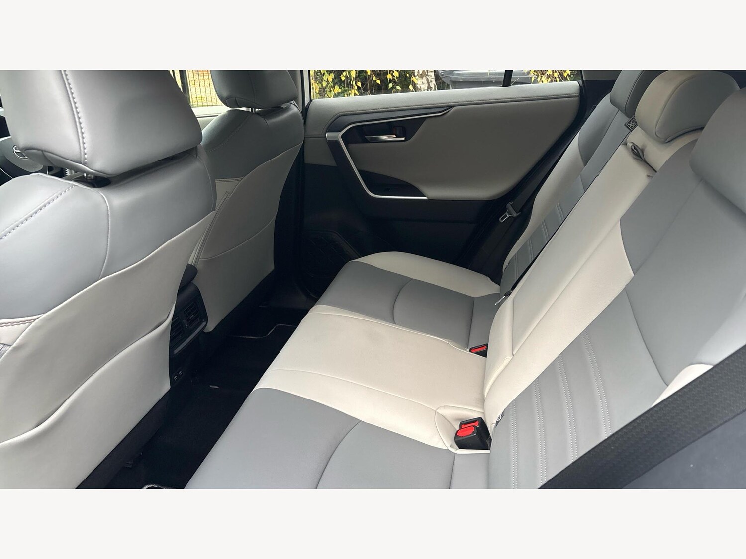 Used Toyota RAV4 2021 for sale - 76657924: Photo 30