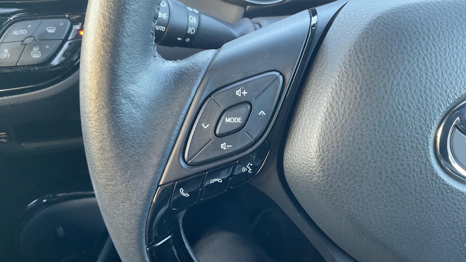 Used Toyota C-HR 2020 for sale - 77395855: Photo 32