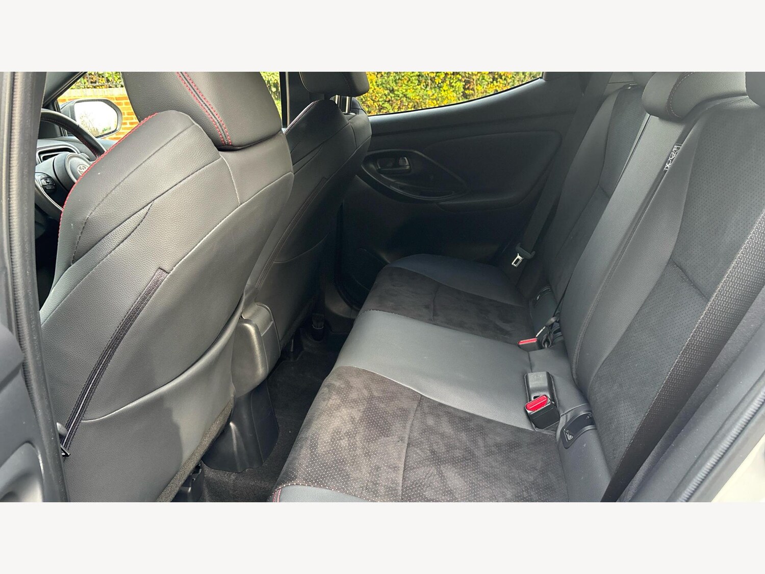 Used Toyota Yaris 2024 for sale - 76538319: Photo 15