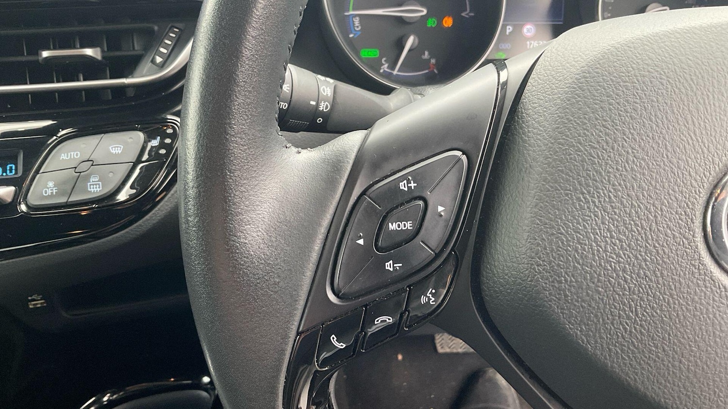 Used Toyota C-HR 2023 for sale - 76137713: Photo 42