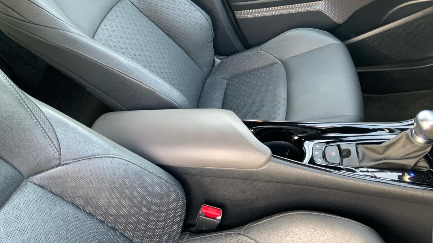 Used Toyota C-HR 2021 for sale - 76377593: Photo 40