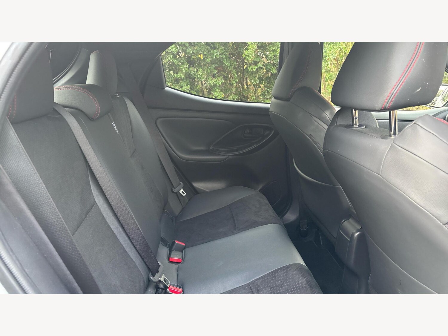 Used Toyota Yaris 2024 for sale - 76936419: Photo 14