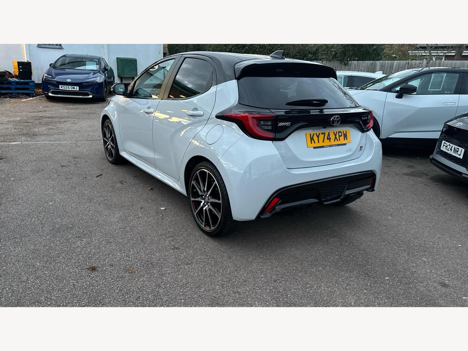 Used Toyota Yaris 2024 for sale - 76936419: Photo 32