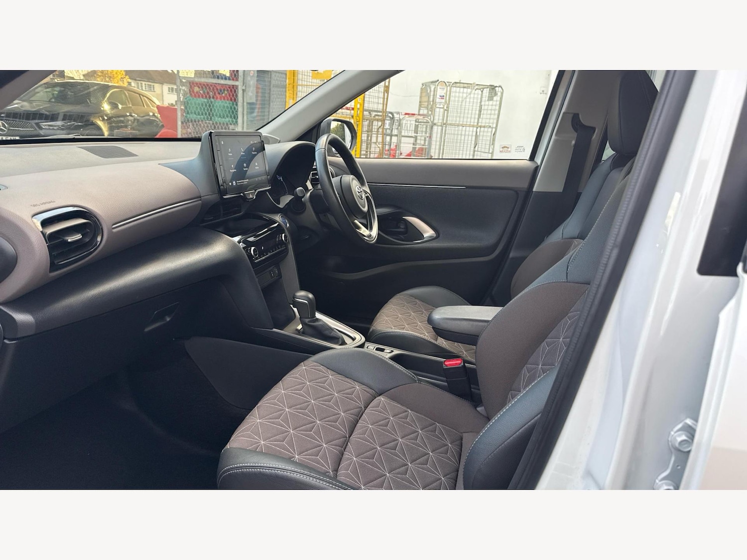 Used Toyota Yaris Cross 2022 for sale - 76527806: Photo 12