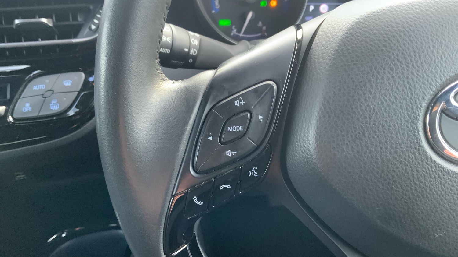 Used Toyota C-HR 2022 for sale - 77097952: Photo 32