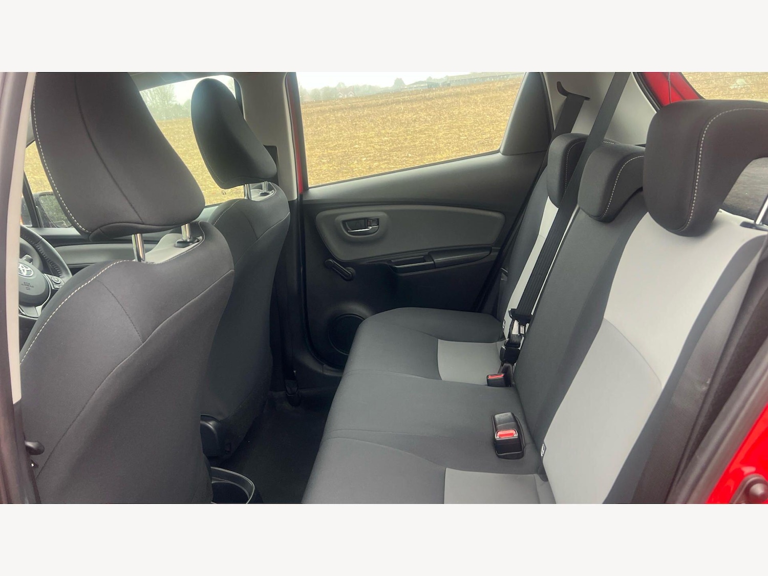 Used Toyota Yaris 2017 for sale - 77794294: Photo 15