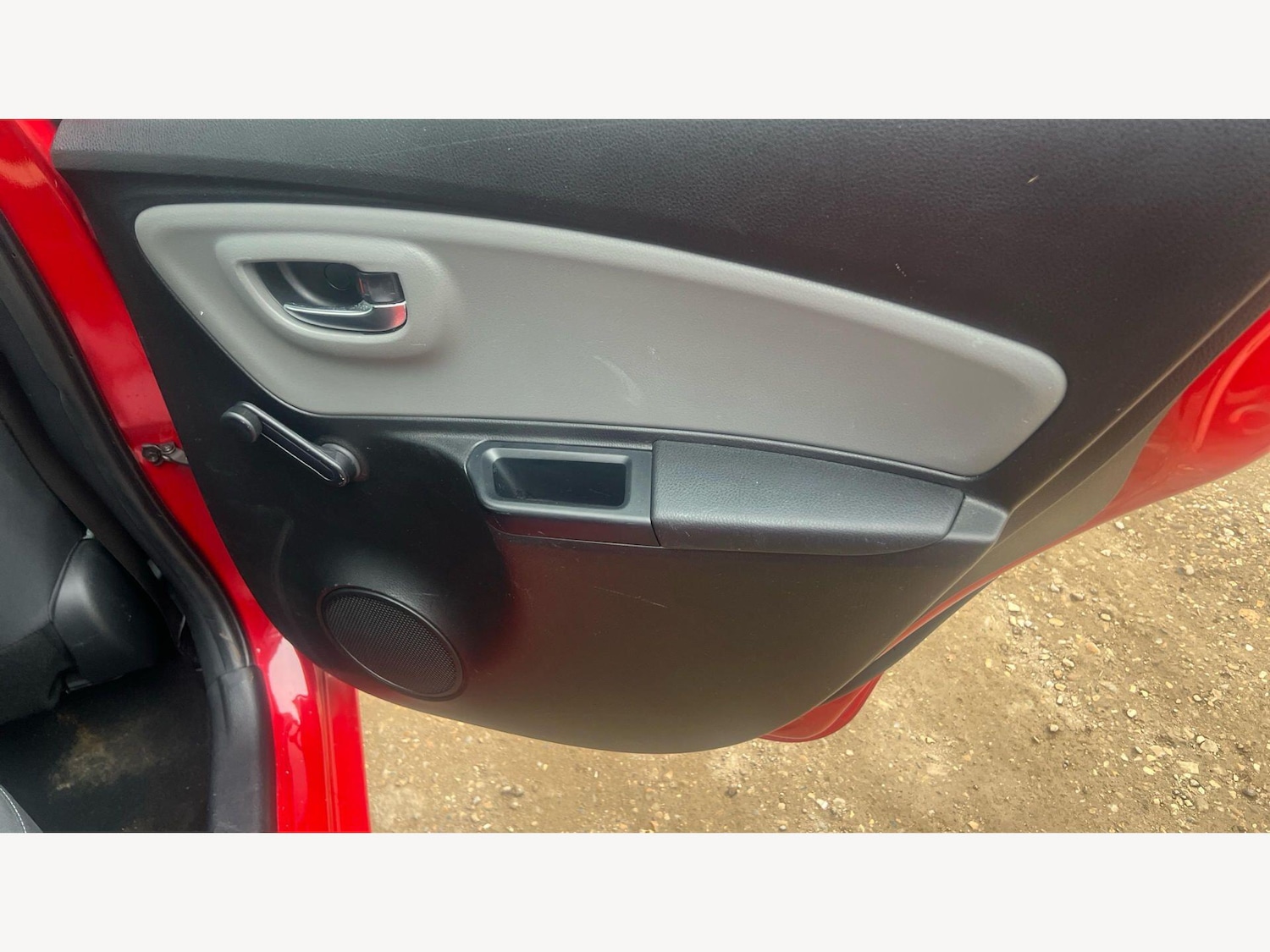 Used Toyota Yaris 2017 for sale - 77794294: Photo 27