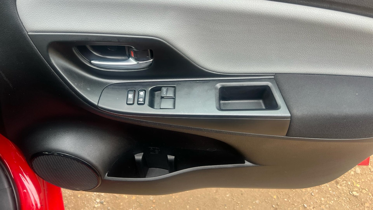 Used Toyota Yaris 2017 for sale - 77794294: Photo 32