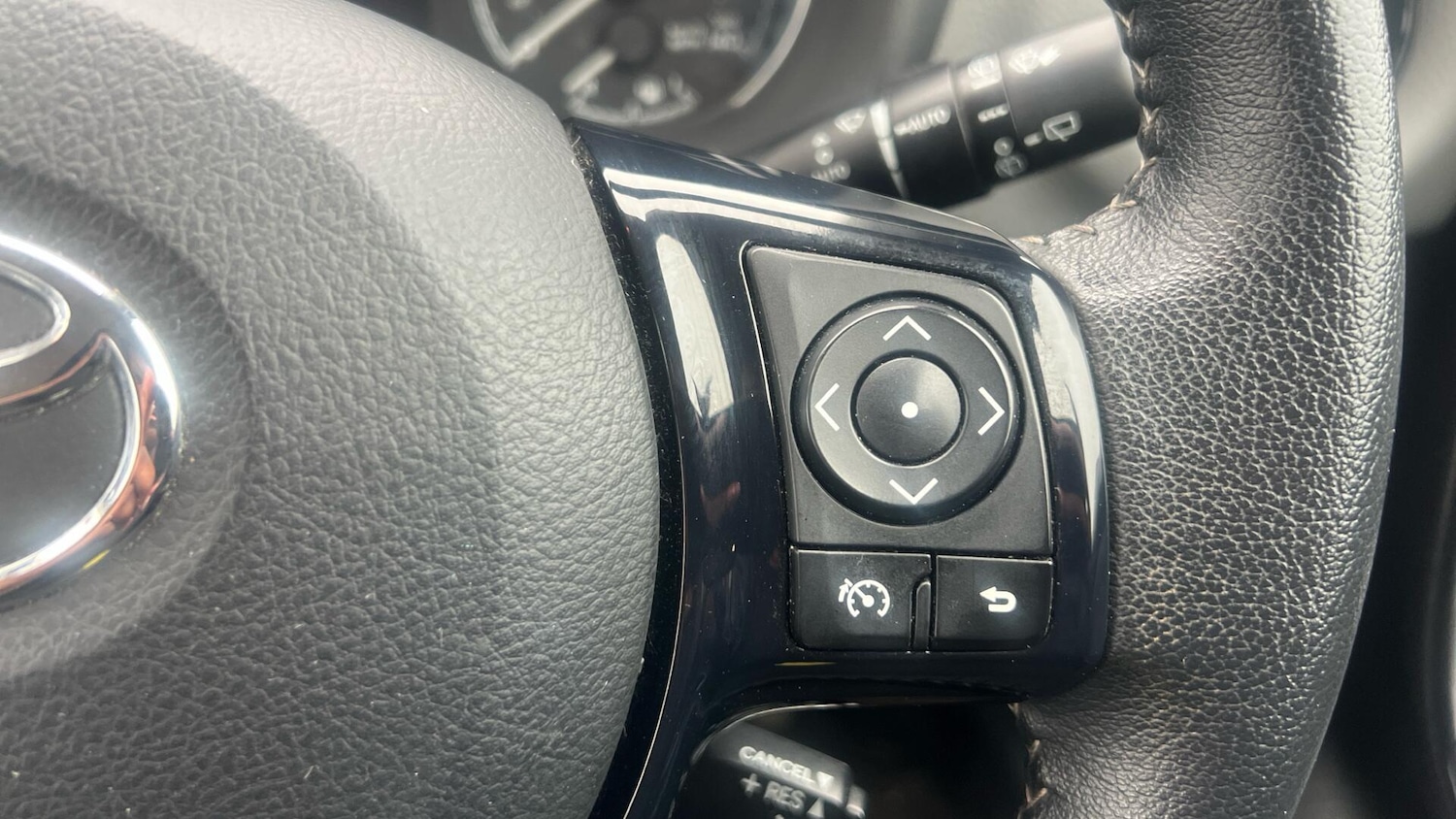 Used Toyota Yaris 2017 for sale - 77794294: Photo 38