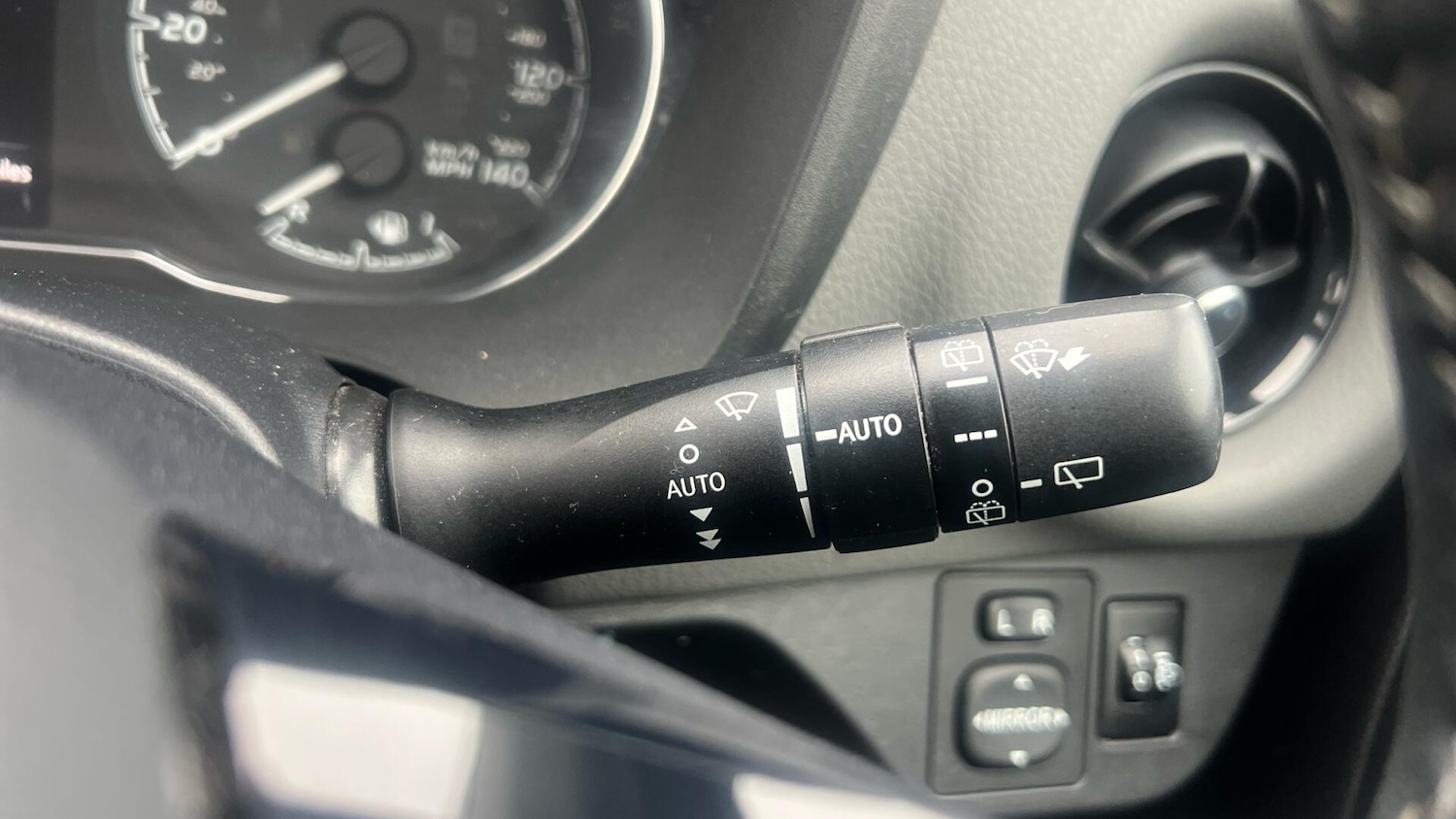 Used Toyota Yaris 2017 for sale - 77794294: Photo 40