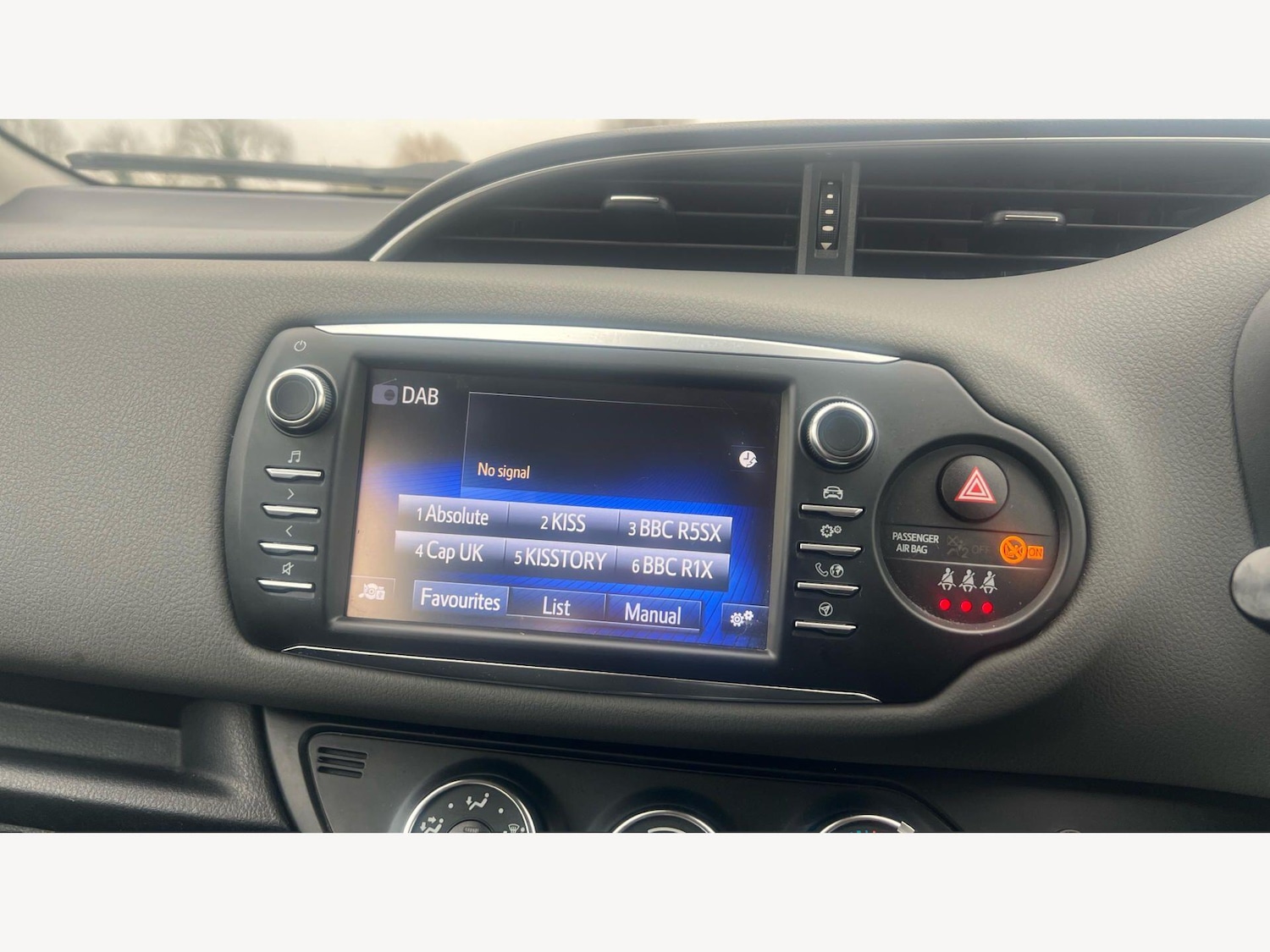 Used Toyota Yaris 2017 for sale - 77794294: Photo 9