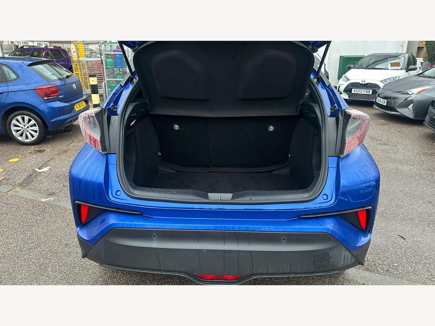 Used Toyota C-HR 2018 for sale - 77230503: Photo 16