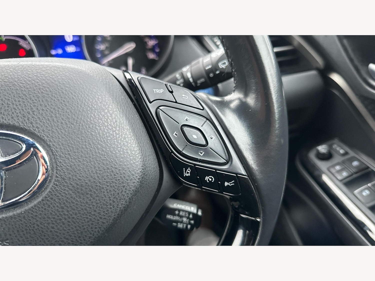 Used Toyota C-HR 2018 for sale - 77230503: Photo 30