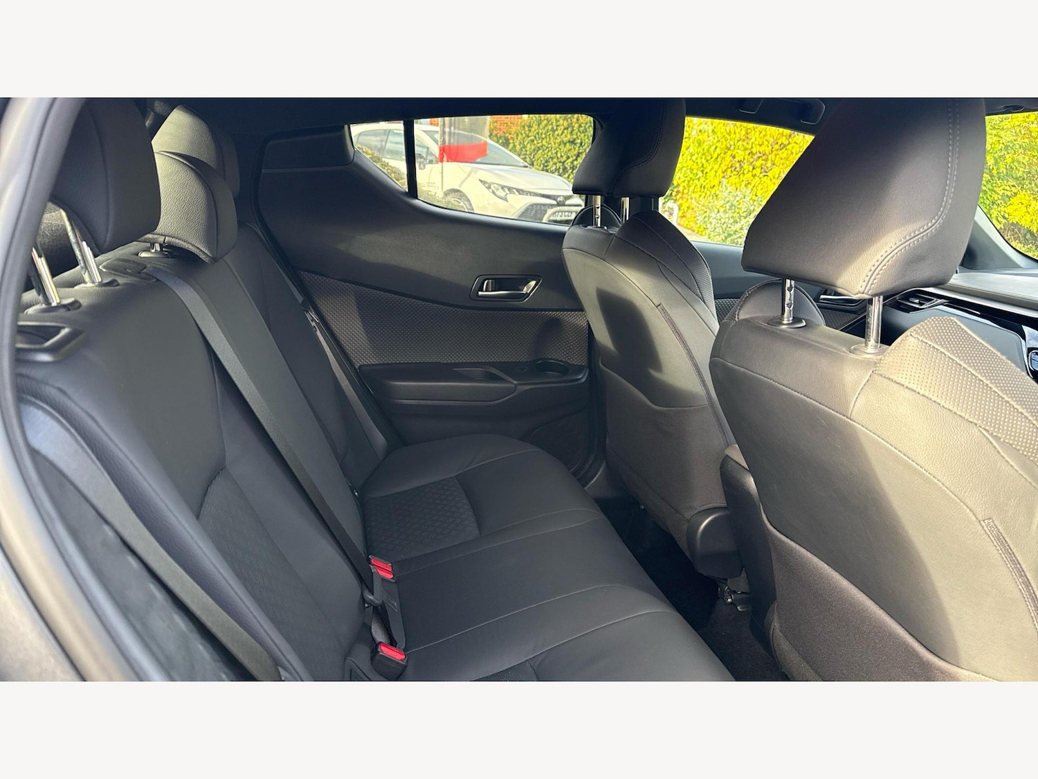 Used Toyota C-HR 2023 for sale - 76349449: Photo 14