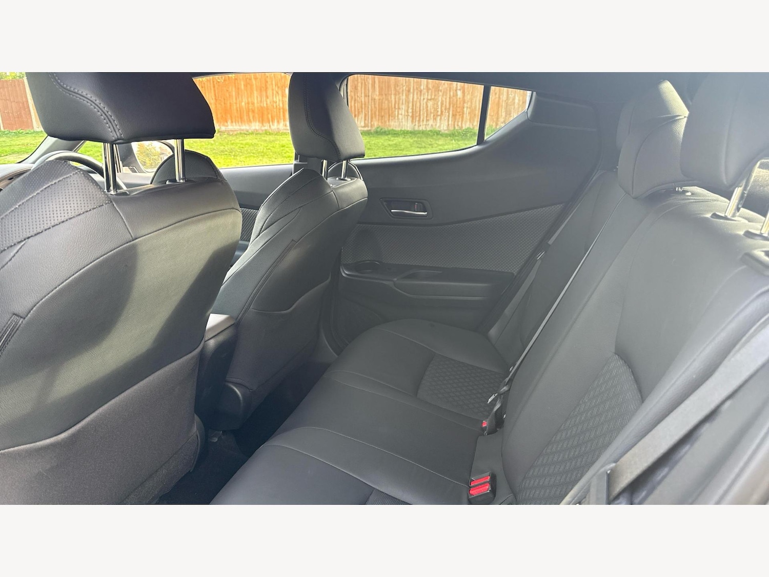 Used Toyota C-HR 2023 for sale - 76349449: Photo 15
