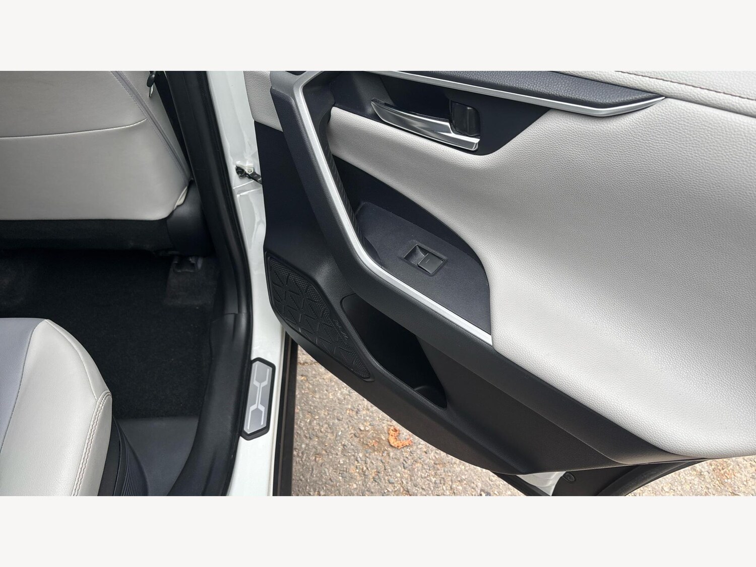 Used Toyota RAV4 2022 for sale - 76247334: Photo 29