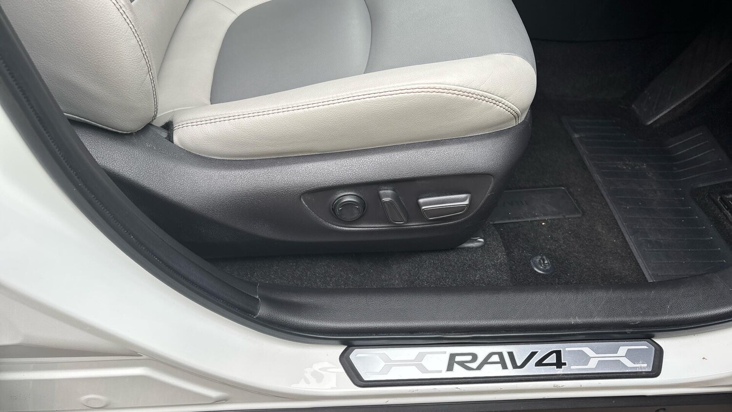 Used Toyota RAV4 2022 for sale - 76247334: Photo 33