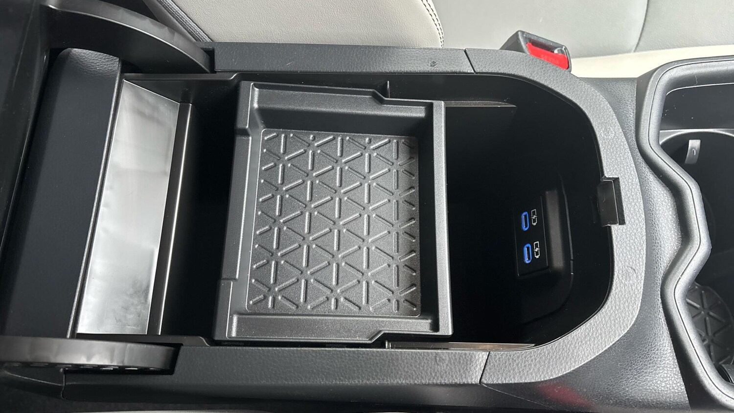 Used Toyota RAV4 2022 for sale - 76247334: Photo 41