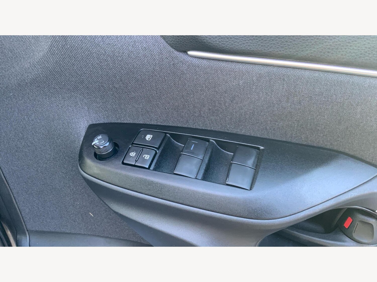 Used Toyota Yaris Cross 2024 for sale - 77320814: Photo 28