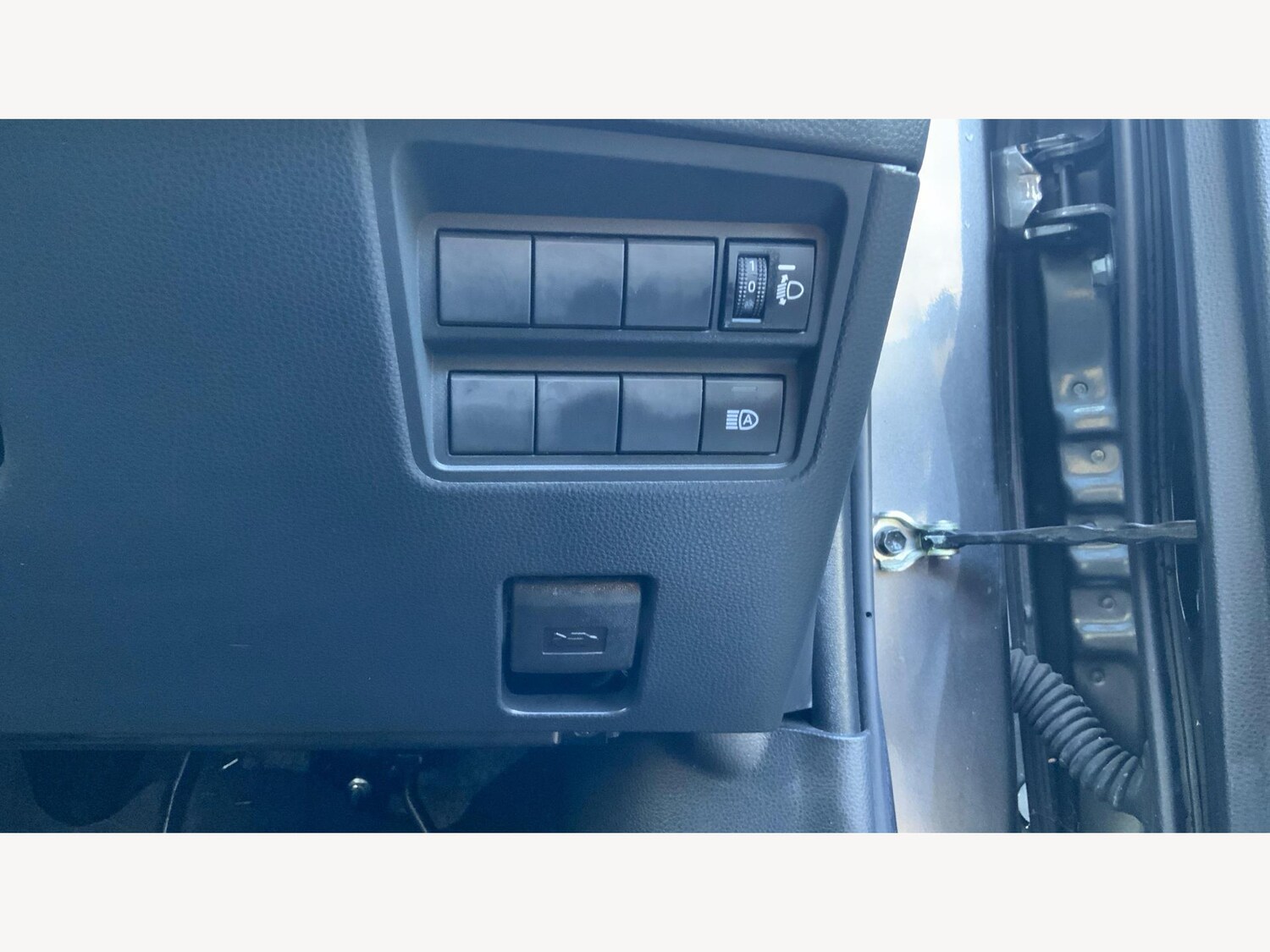 Used Toyota Yaris Cross 2024 for sale - 77320814: Photo 29