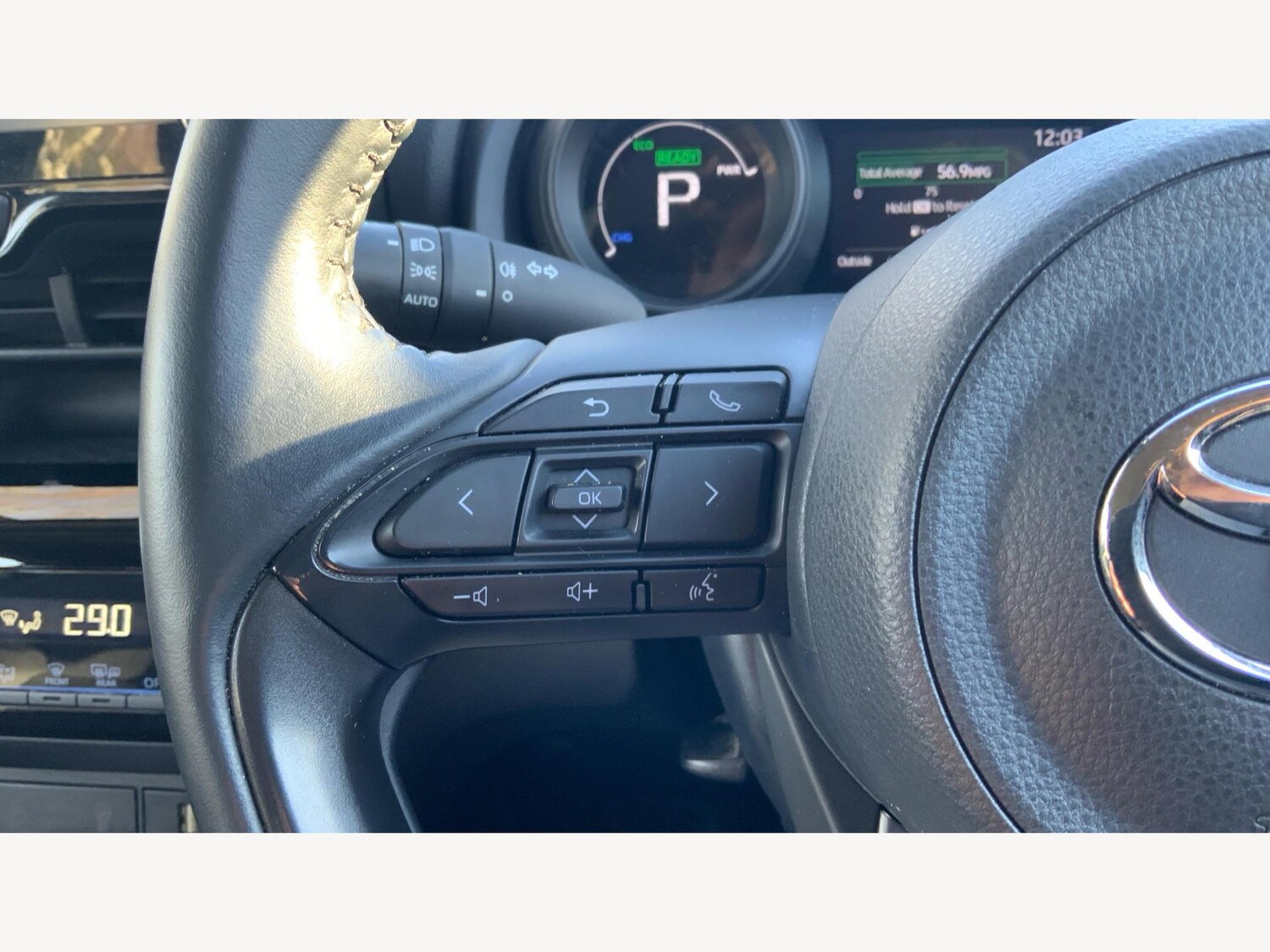 Used Toyota Yaris Cross 2024 for sale - 77320814: Photo 30