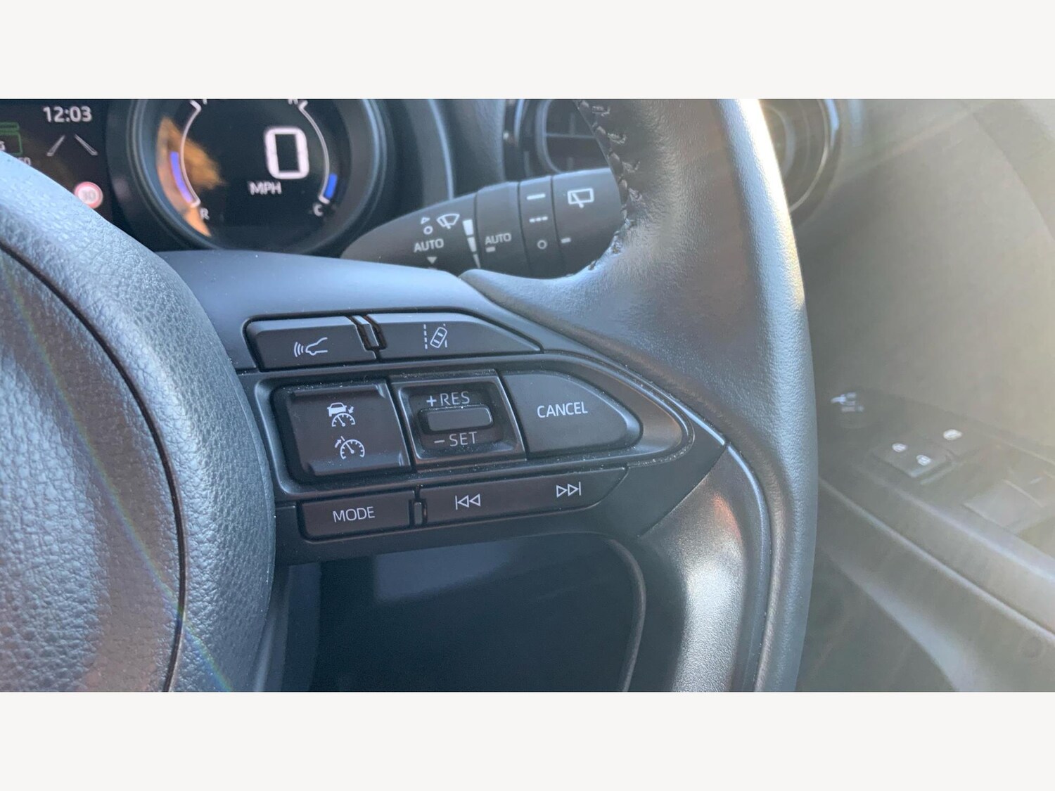 Used Toyota Yaris Cross 2024 for sale - 77320814: Photo 31