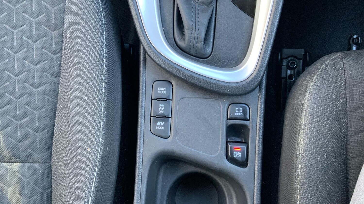 Used Toyota Yaris Cross 2024 for sale - 77320814: Photo 35