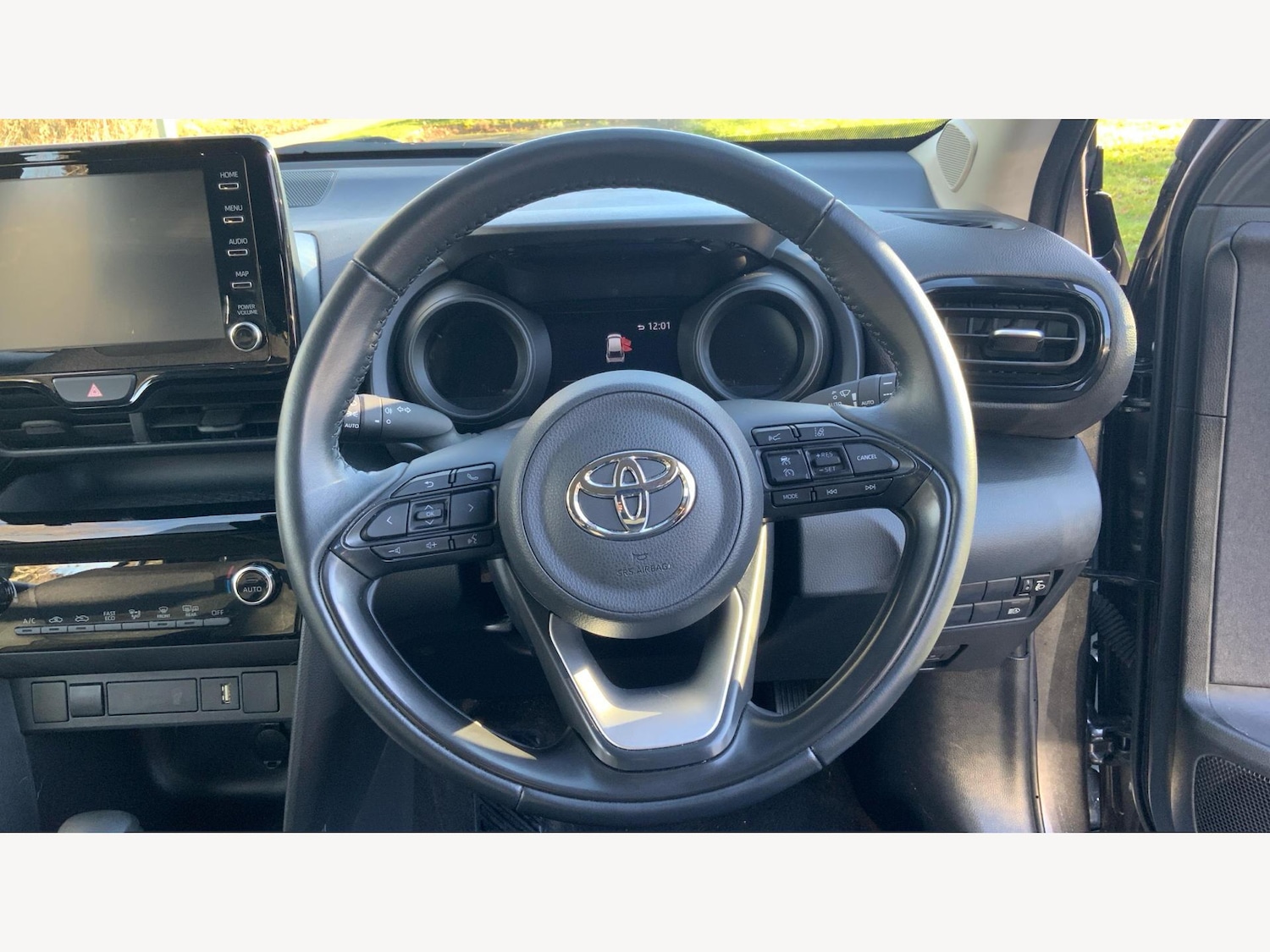 Used Toyota Yaris Cross 2024 for sale - 77320814: Photo 8