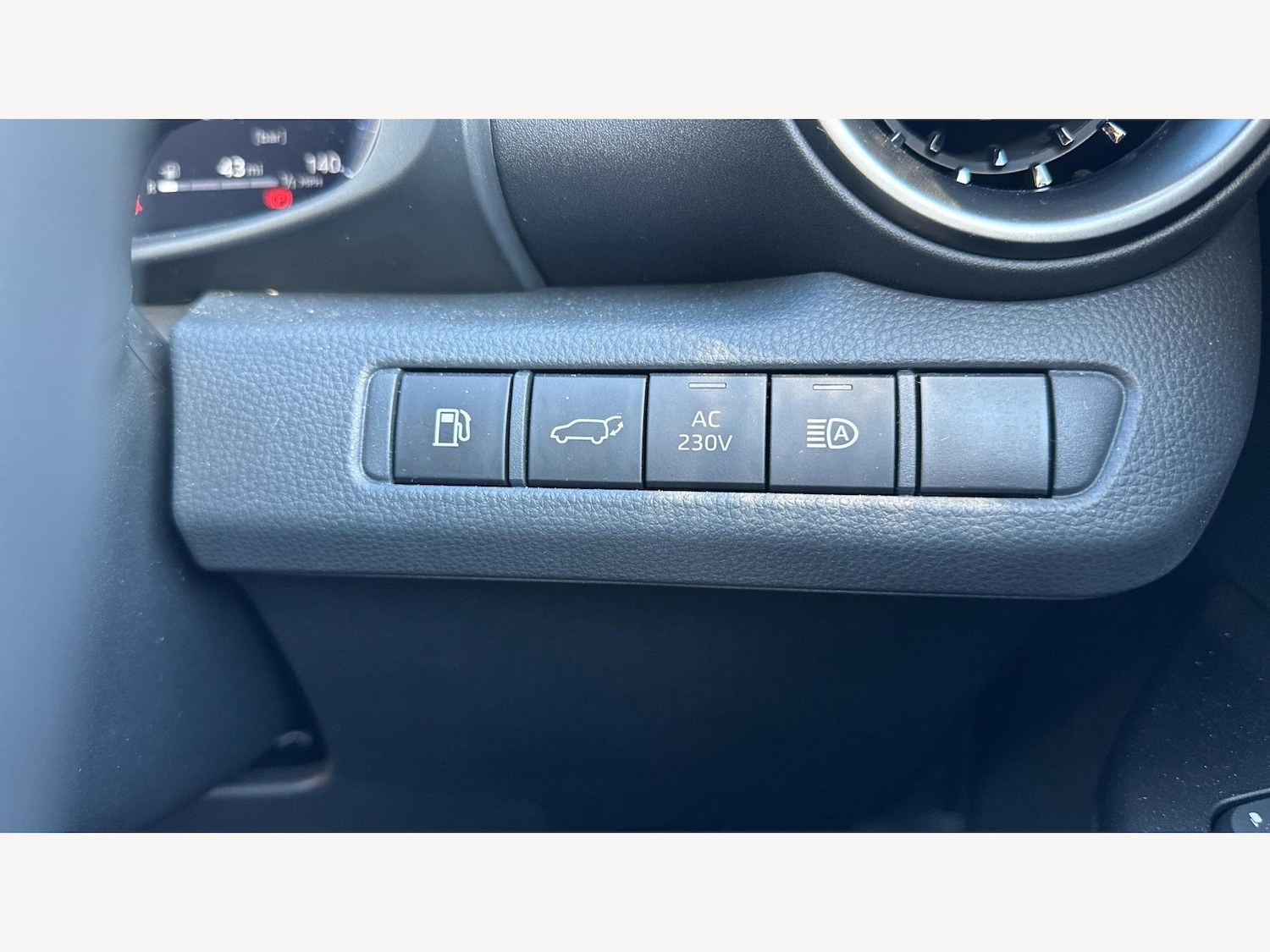 Used Toyota C-HR 2025 for sale - 76849827: Photo 27