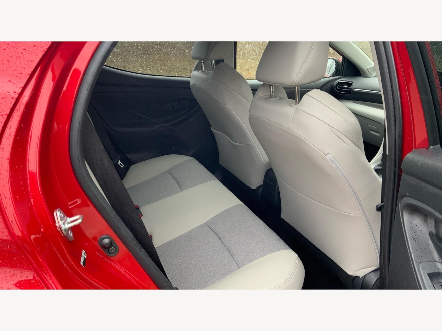 Used Toyota Yaris 2022 for sale - 76689459: Photo 14