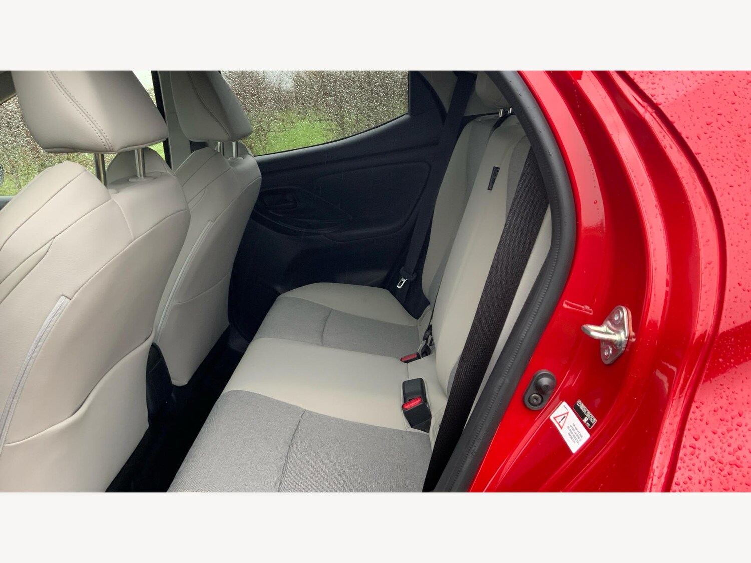 Used Toyota Yaris 2022 for sale - 76689459: Photo 15