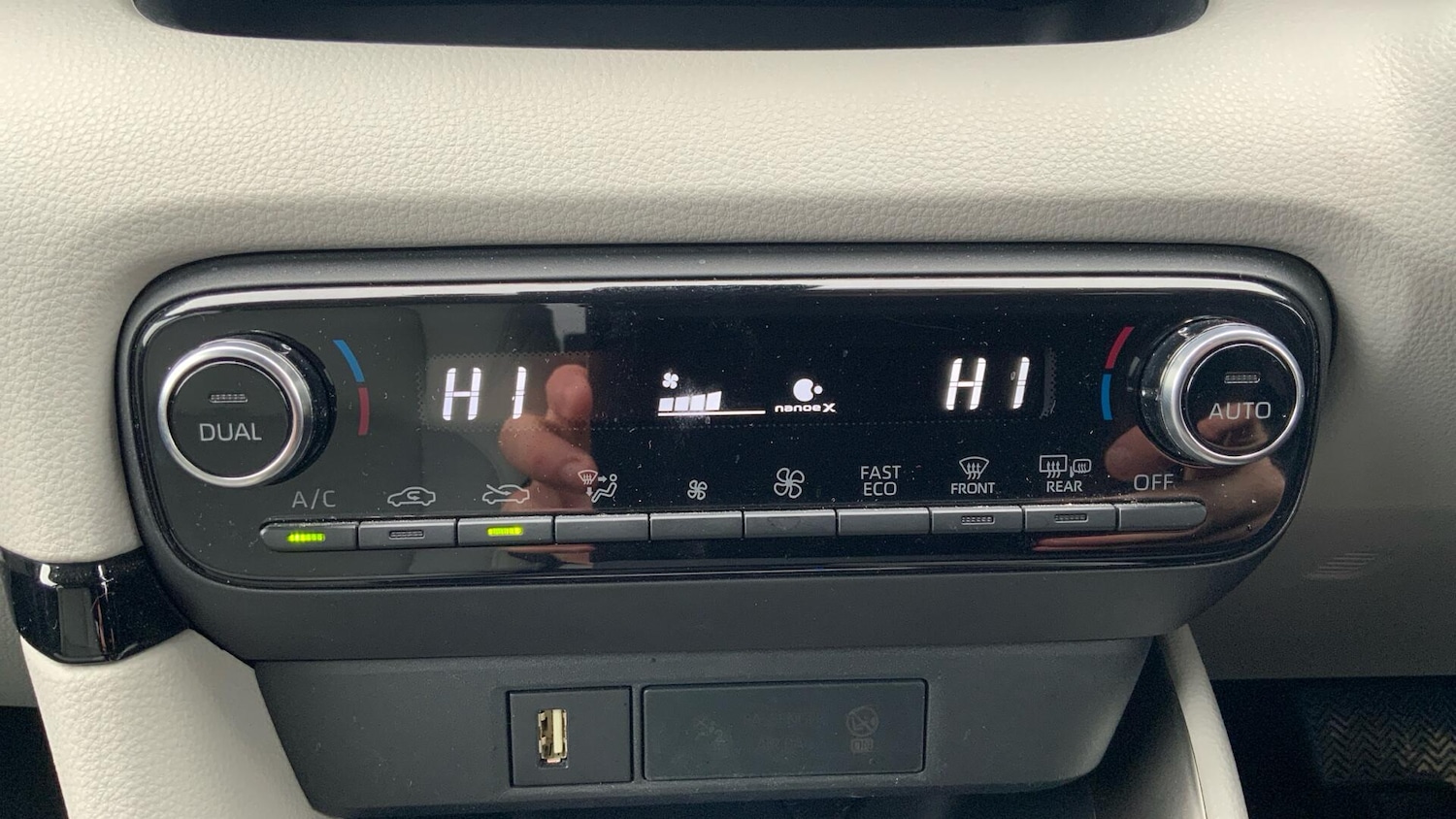 Used Toyota Yaris 2022 for sale - 76689459: Photo 33