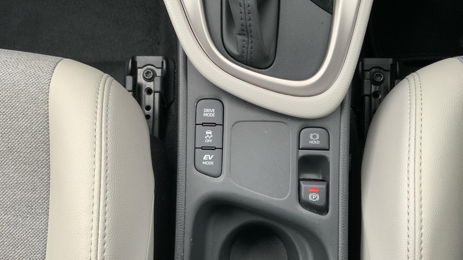 Used Toyota Yaris 2022 for sale - 76689459: Photo 36