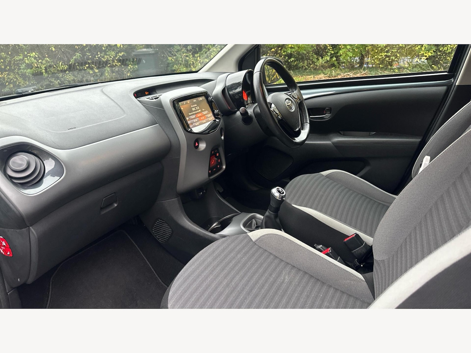 Used Toyota AYGO 2018 for sale - 76326836: Photo 12