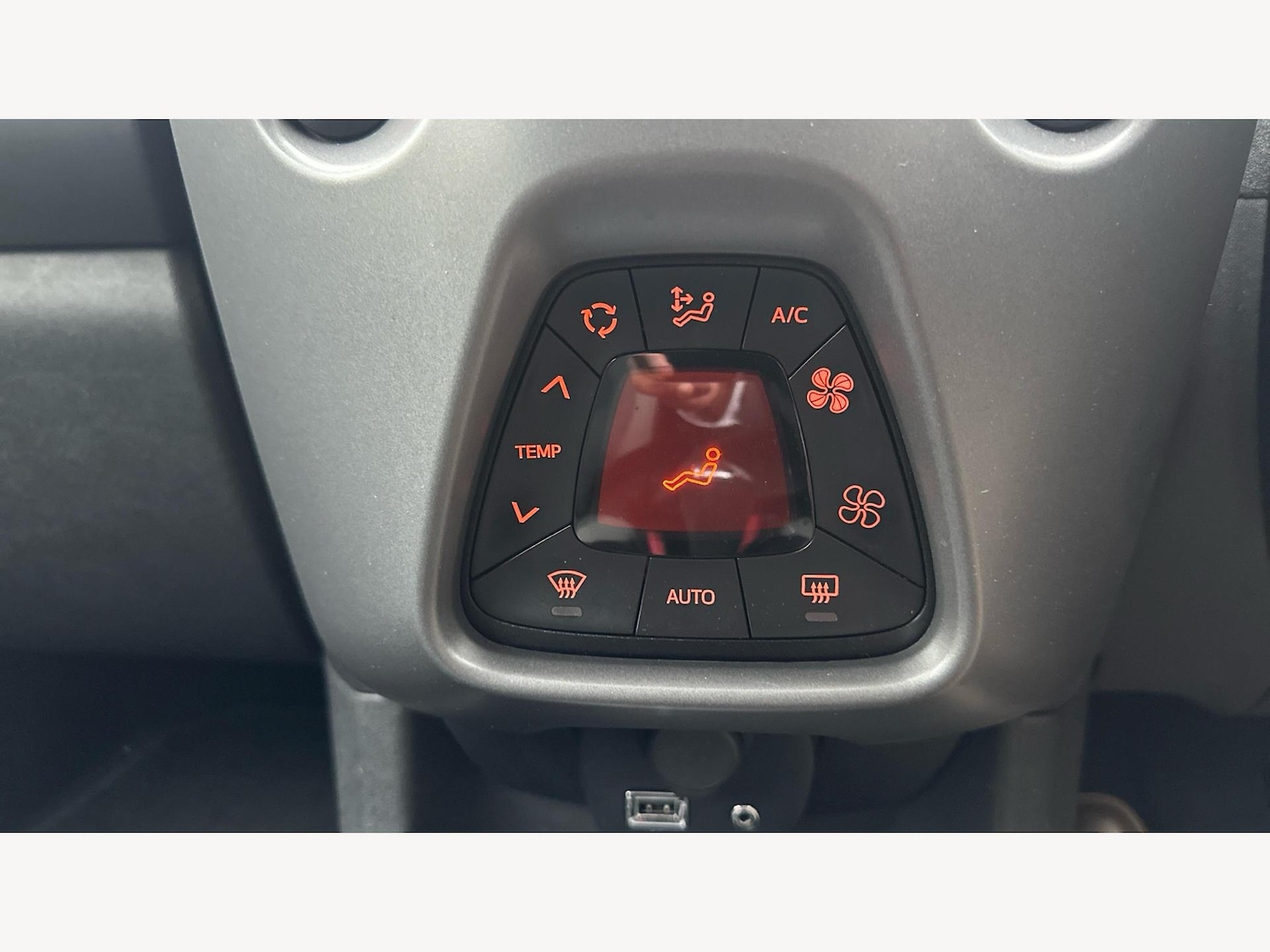 Used Toyota AYGO 2018 for sale - 76326836: Photo 23