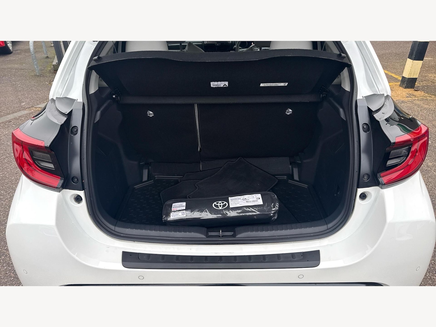 Used Toyota Yaris 2023 for sale - 77425648: Photo 16