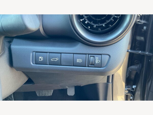 Used Toyota C-HR 2024 for sale - 76247103: Photo 30